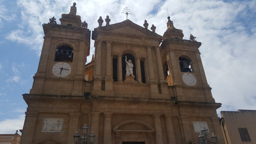 Basilica Soluntina Sant'Anna景点图片