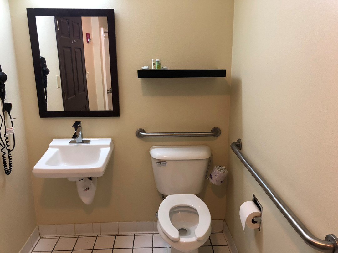 玻德斯套房酒店主图