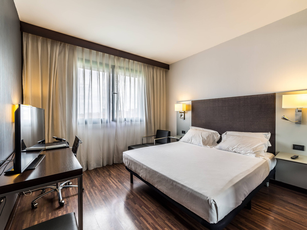 帕多瓦万豪AC酒店主图