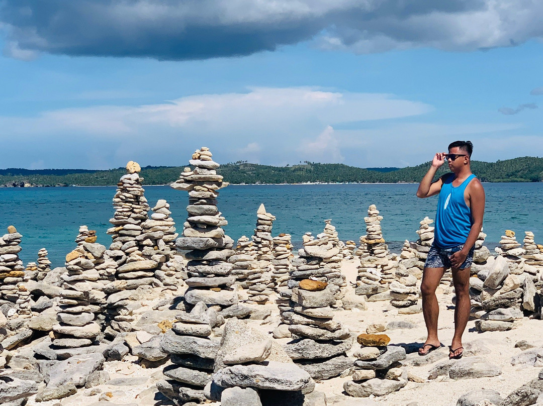 Tinalisayan Islet and Sandbar-Burias Island必去景点