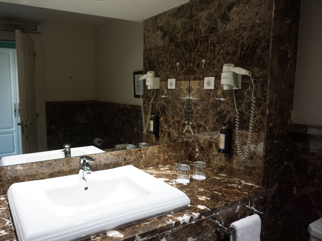 乌尔哥蒂皇宫酒店主图