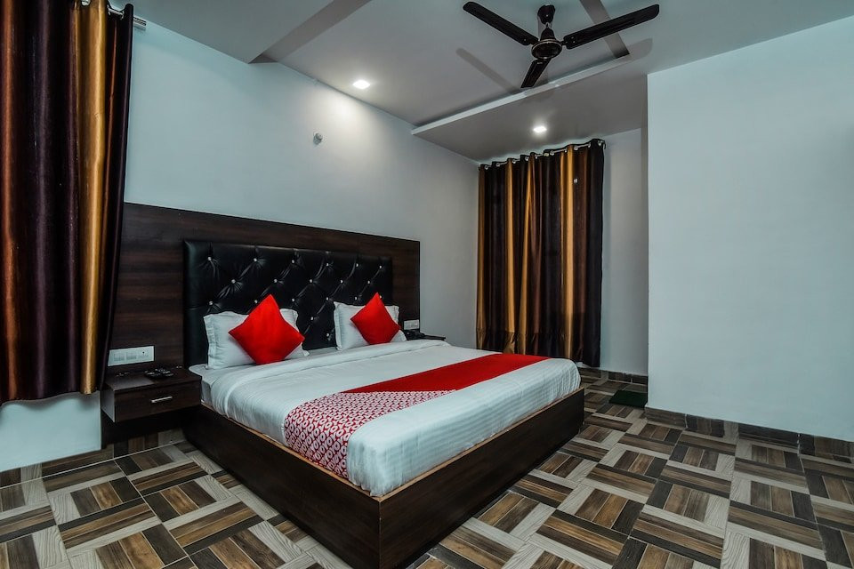 OYO 15806 Hotel Naddi Hills主图
