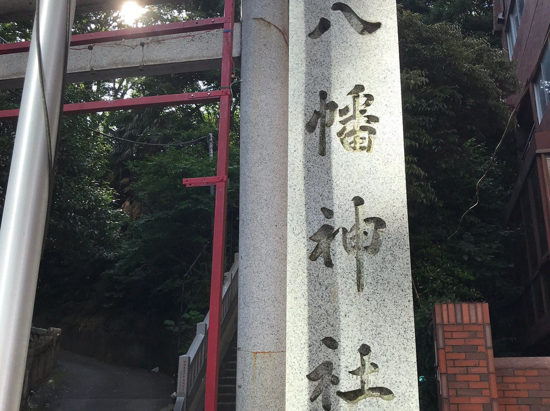 Nishikubo Hachiman Shrine-Toranomon必去景点