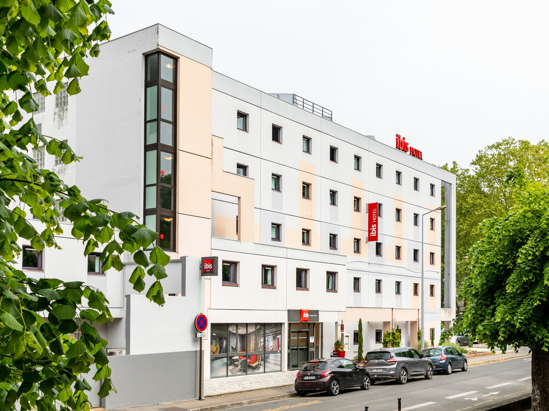 Ibis Bourges主图