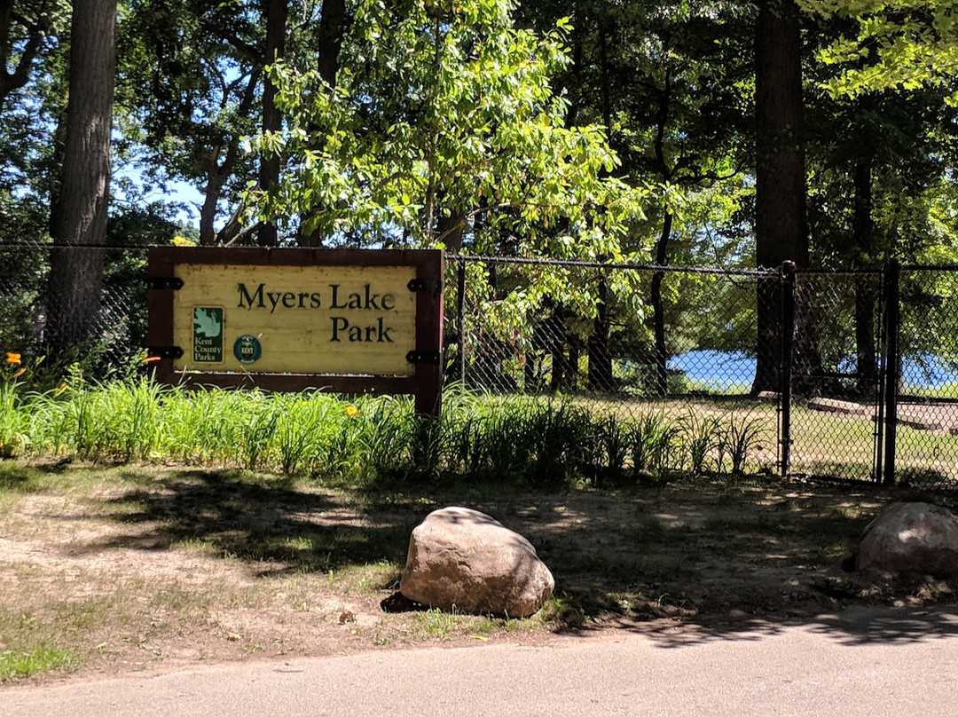 Myers Lake Park景点图片