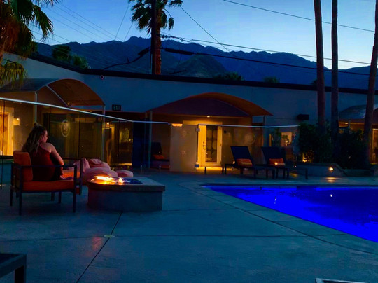 棕榈泉酒店主图