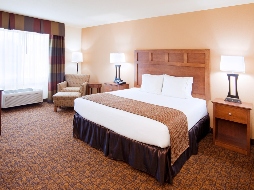 Holiday Inn Express & Suites Mount Airy by IHG主图
