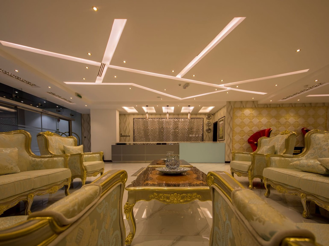 Home Station Hotel主图