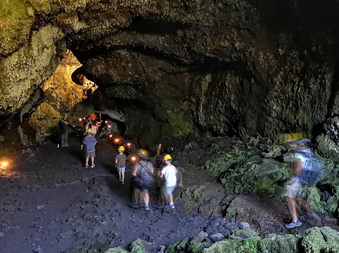 Villarrica Volcanic Caves-普孔必去景点