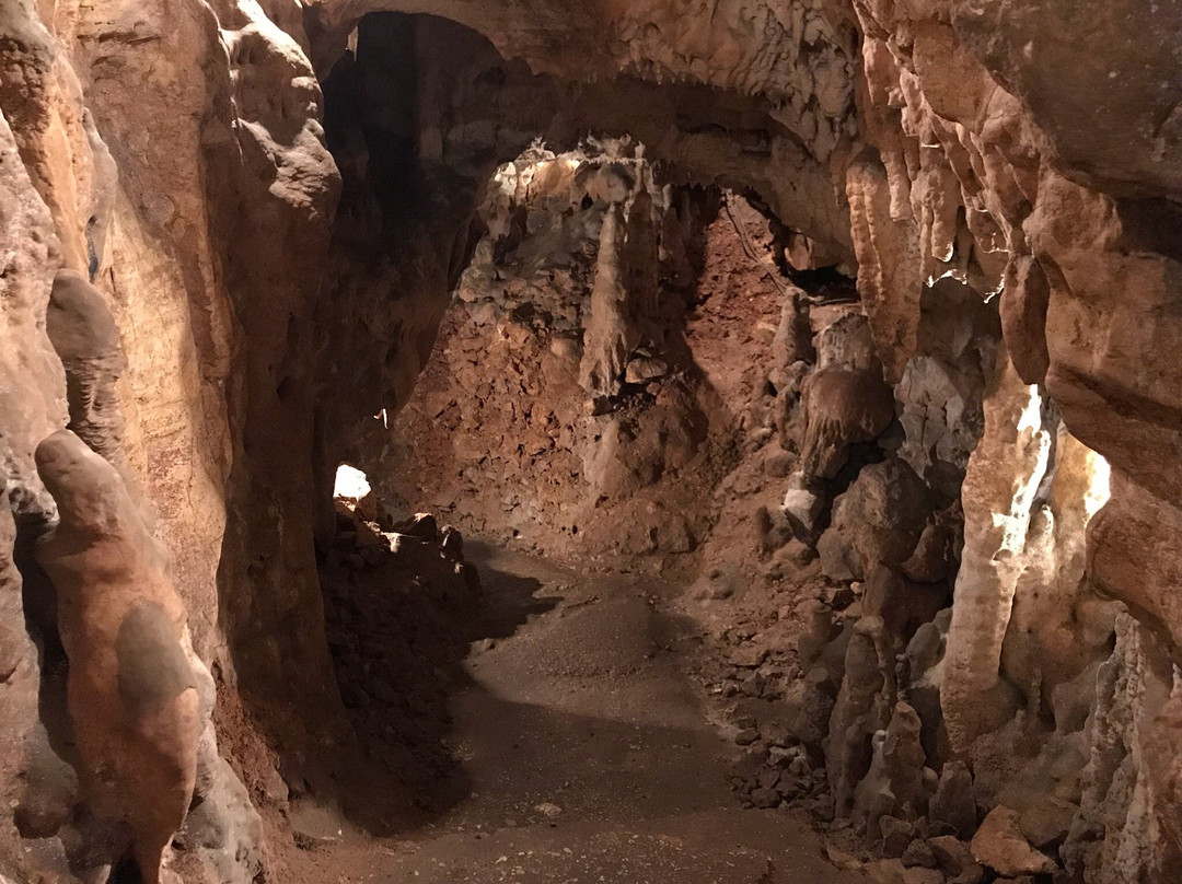 Les Grottes du Queroy景点图片