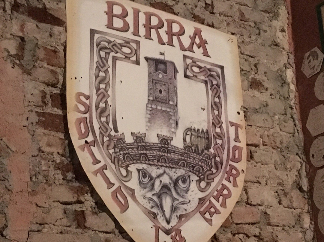 birreria Birra sotto la Torre景点图片