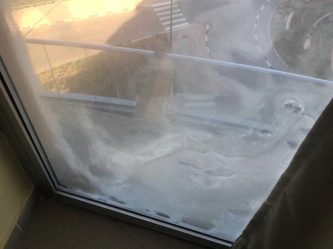 Ramada Hotel & Suites by Wyndham Netanya主图