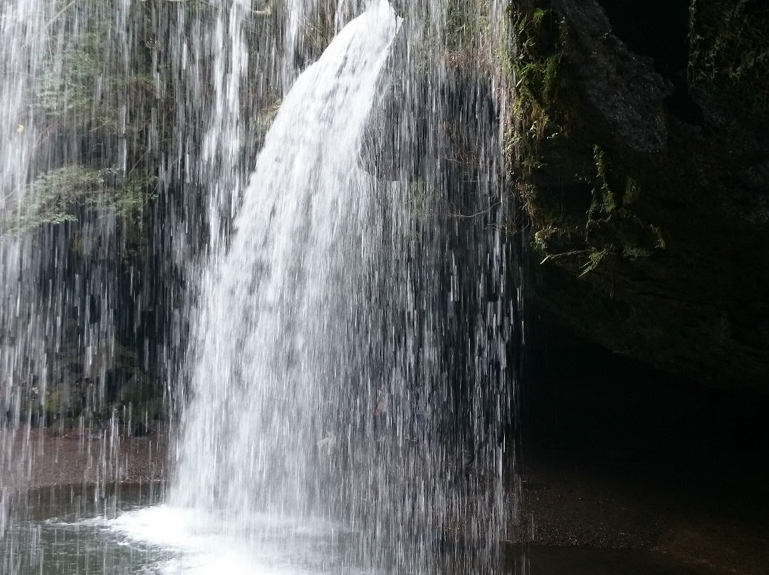 Nabegataki Falls-小国町必去景点