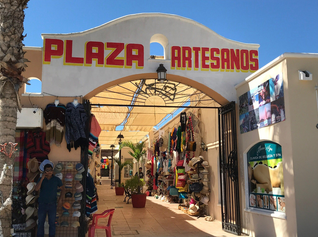 Plaza Artesanos-圣何塞卡波必去景点
