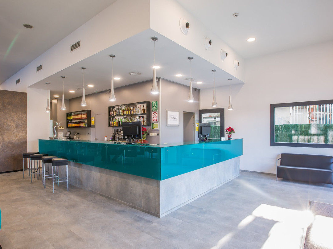 H2圣库加特酒店主图