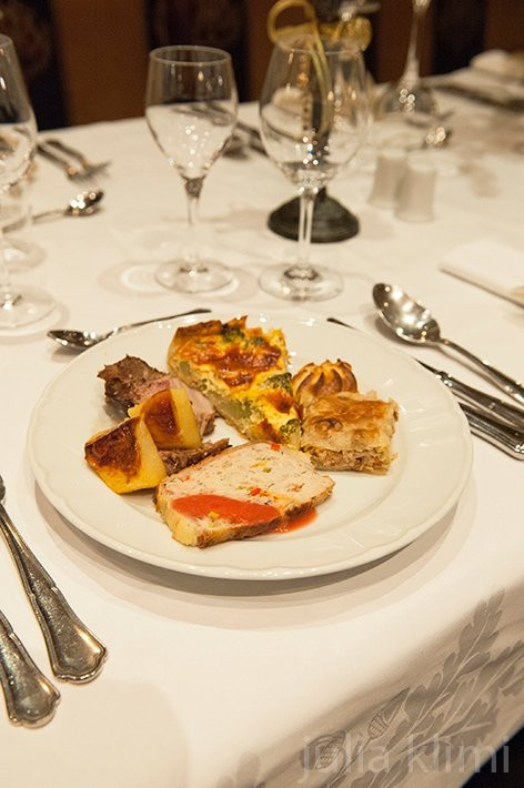 The Chatzigakis Manor主图