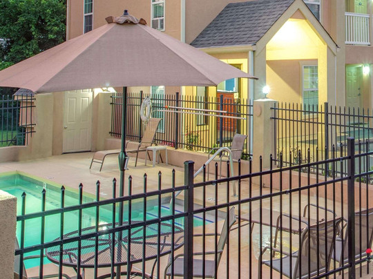 Days Inn by Wyndham Canton主图