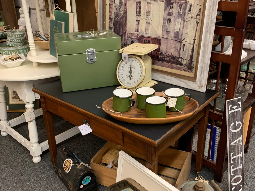McMinnville Antiques Mall景点图片