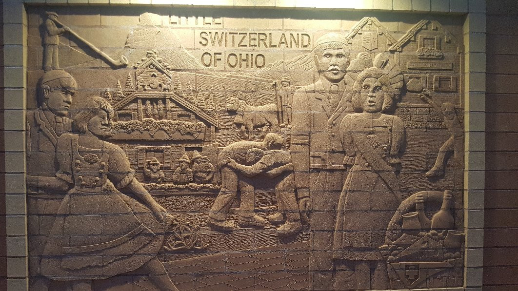 Brick Wall Sculpture景点图片