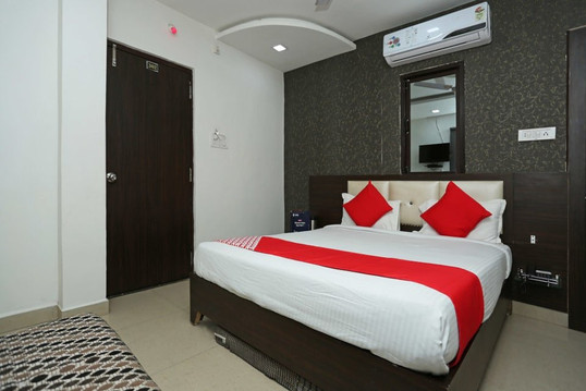 OYO 11943 Hotel Yugantar Palace主图