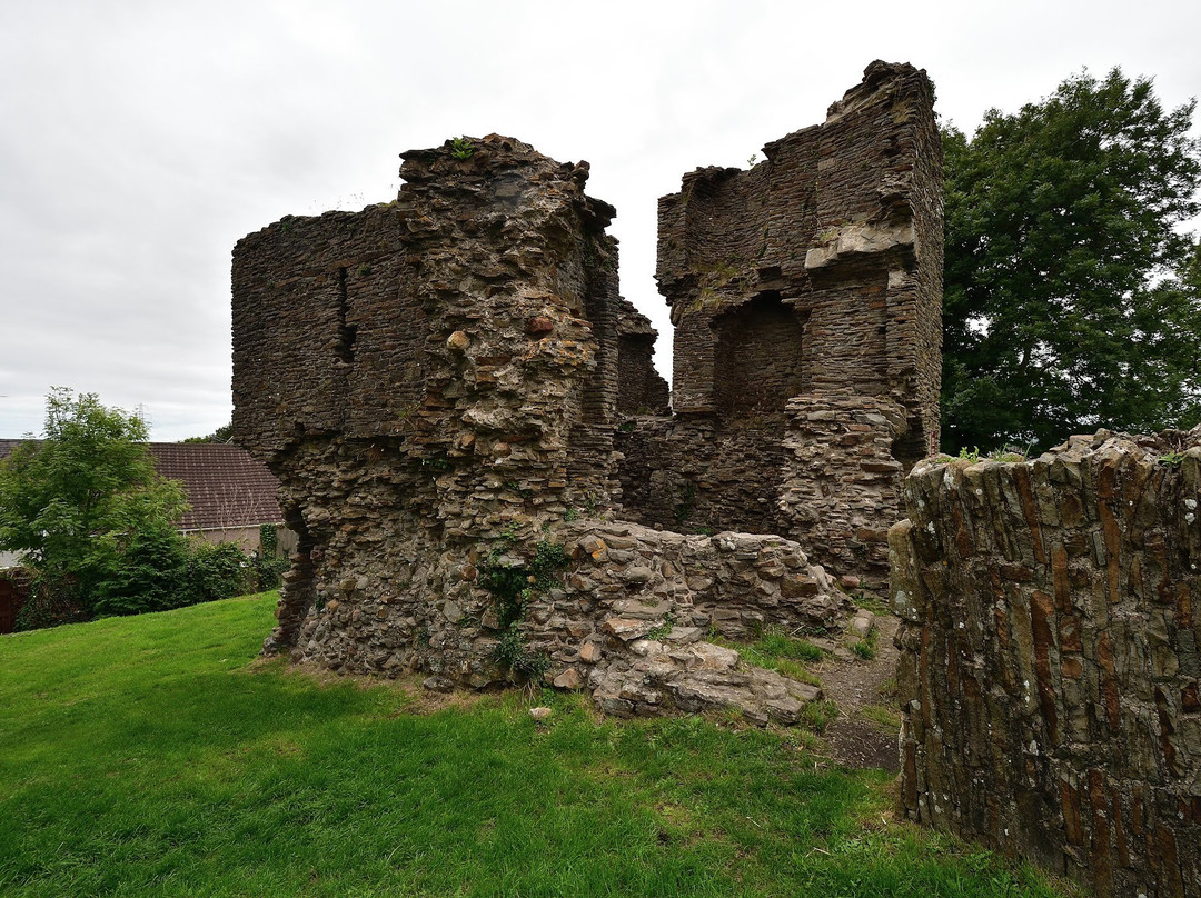 Loughor Castle景点图片