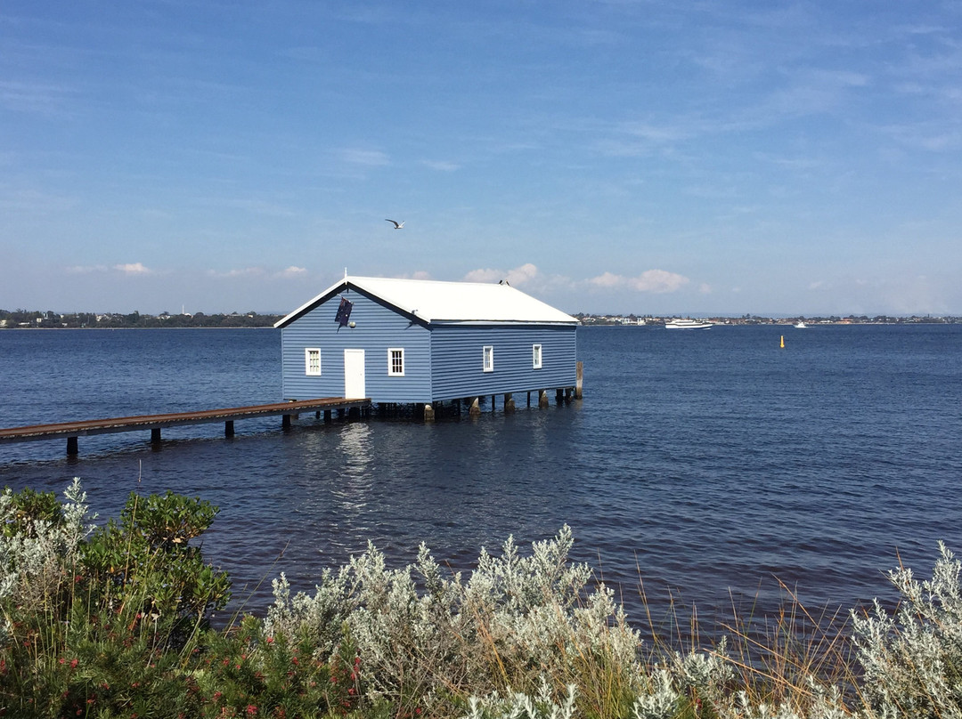 Crawley Edge Boatshed景点图片