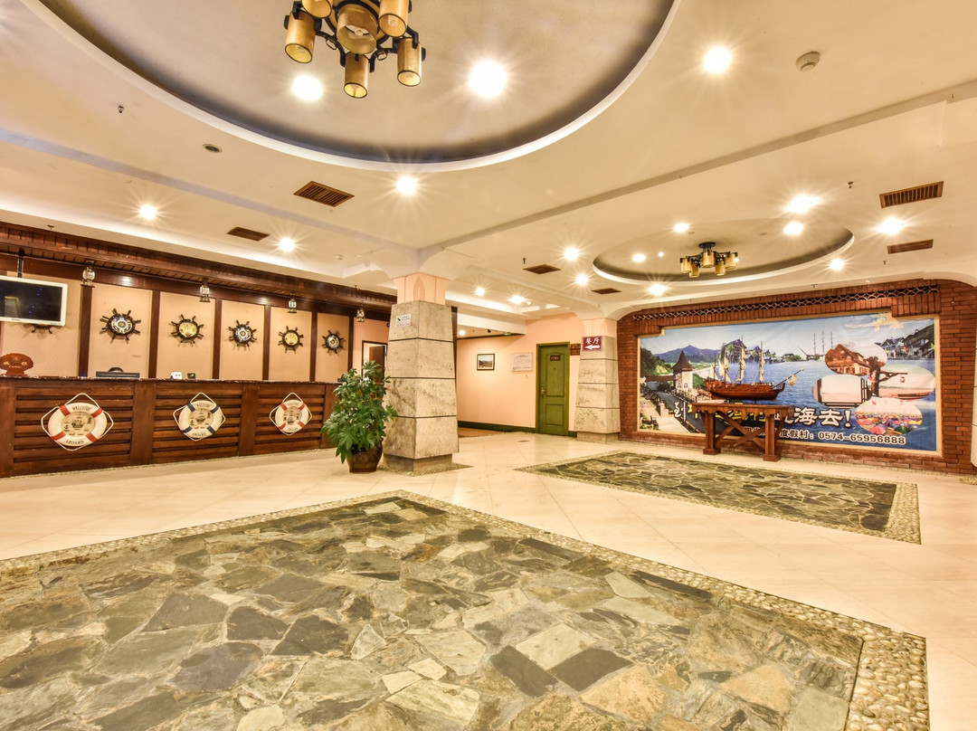 阳光海岸大酒店主图