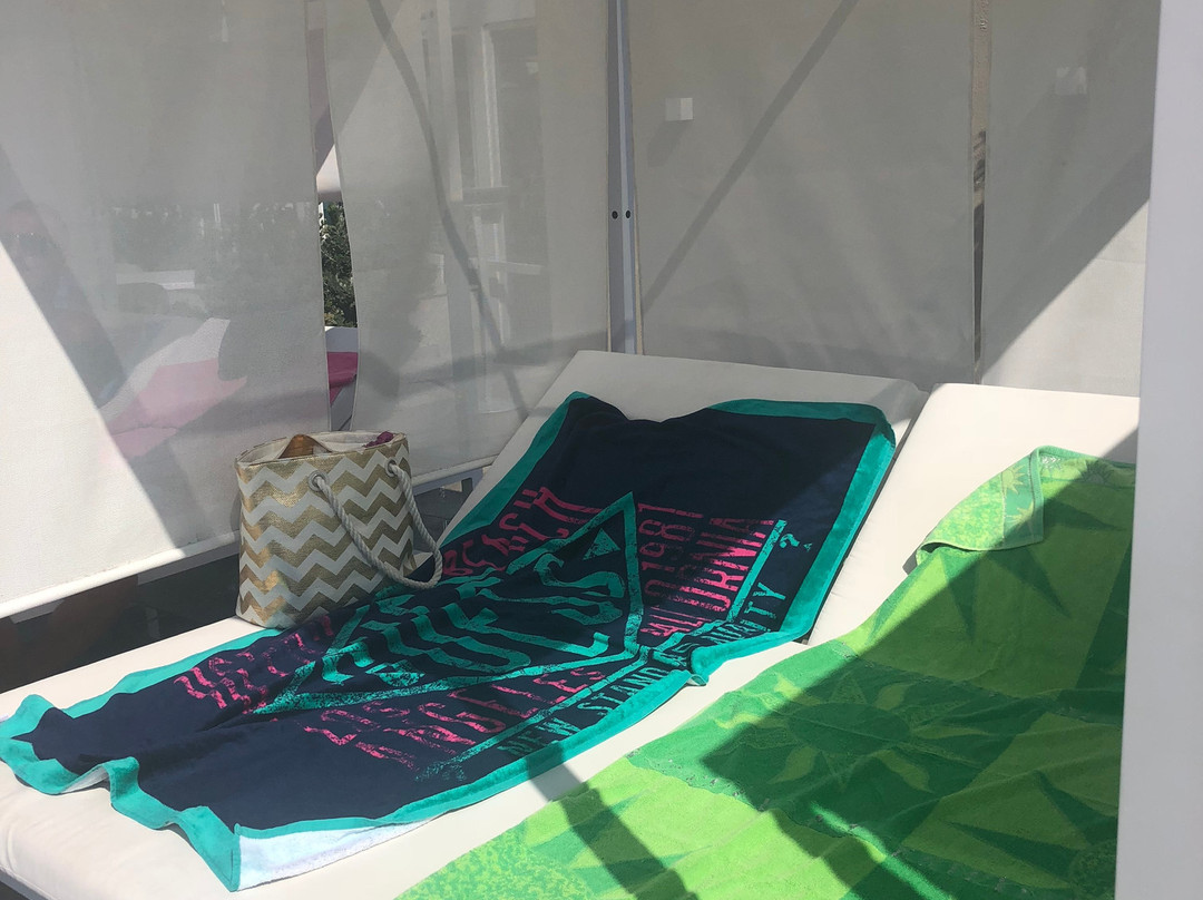 Sky Lounge & Pool-梅雷赫必去景点