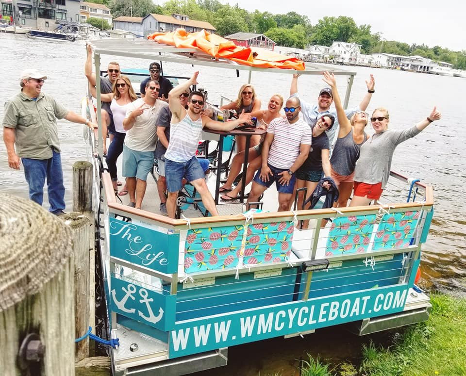 West Michigan Cycleboat景点图片