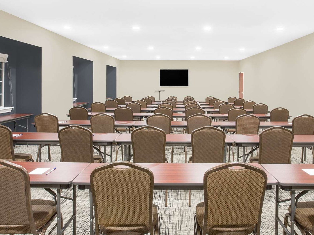 Microtel Inn & Suites by Wyndham Bentonville主图