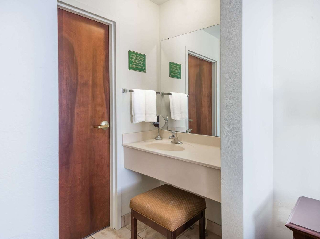 Hawthorn Suites by Wyndham Akron/Seville主图