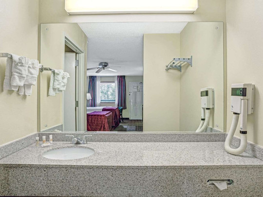 Days Inn & Suites by Wyndham Peachtree City主图