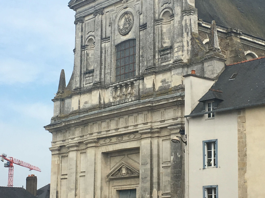 Chapelle Saint-Yves-瓦讷必去景点