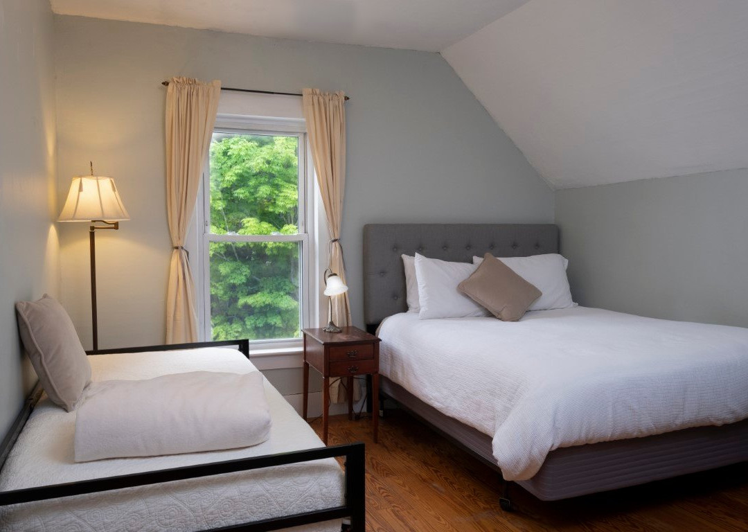 The Karass Inn主图