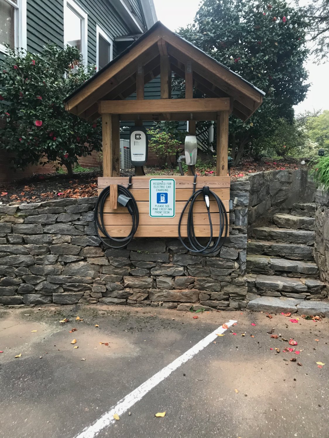 1906 Pine Crest Inn-官方