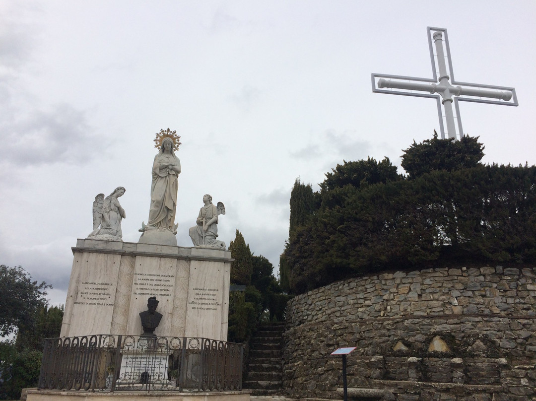 Basilica Santuario Madonna del Transito di Canoscio-卡斯泰洛城必去景点