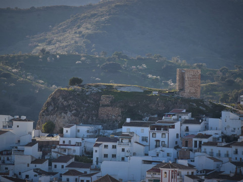 Castillo de Almogia Torre de la Vela-Almogia必去景点