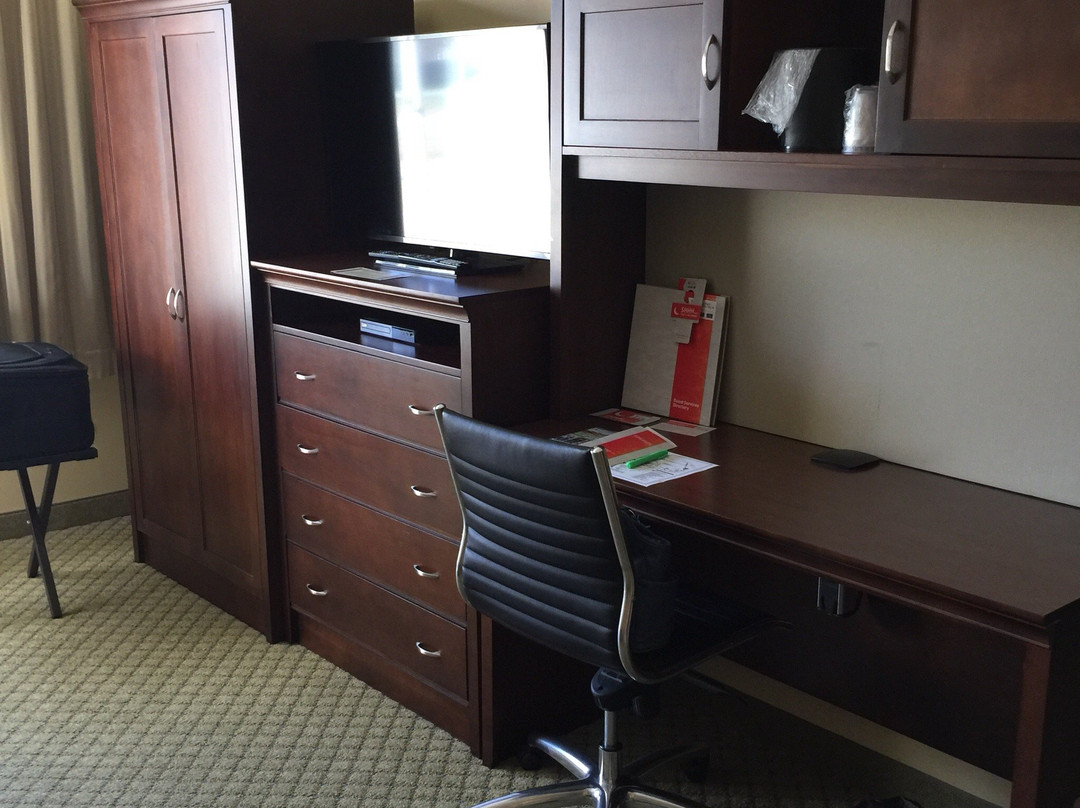 Holiday Inn Express Abrams Hall主图