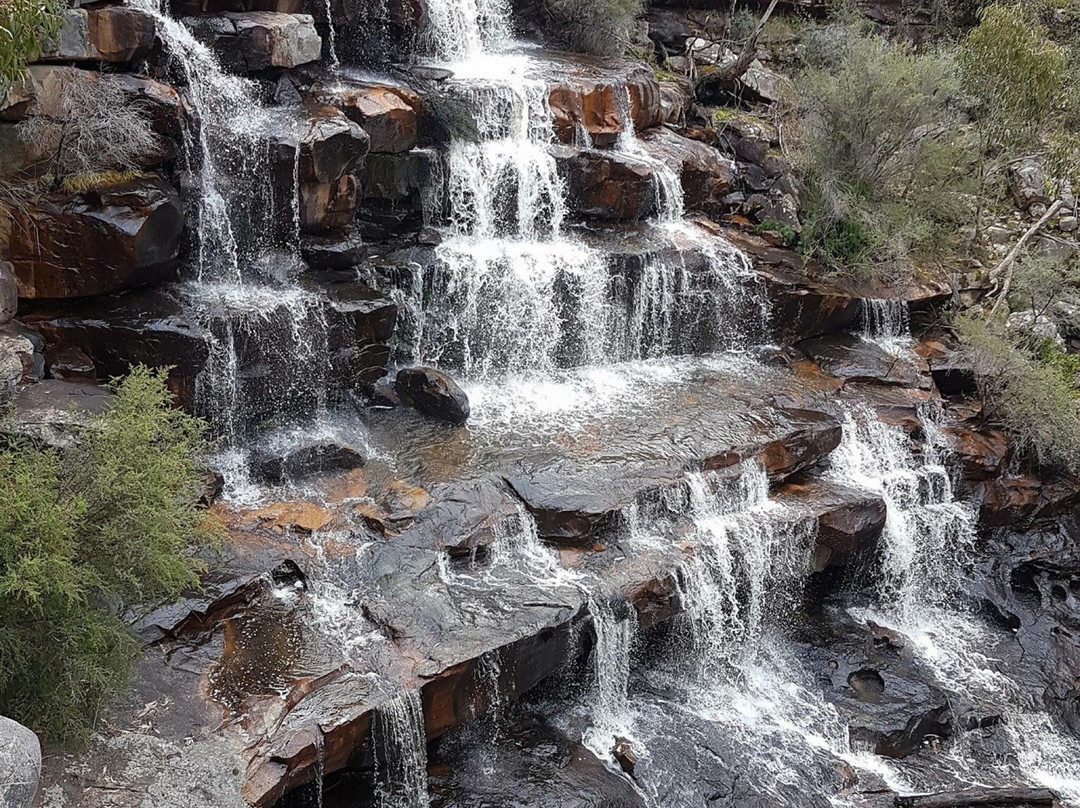 Burrong Falls-贺思盖必去景点