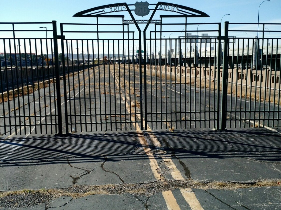 Cyrus Avery Centennial Plaza-塔尔萨必去景点