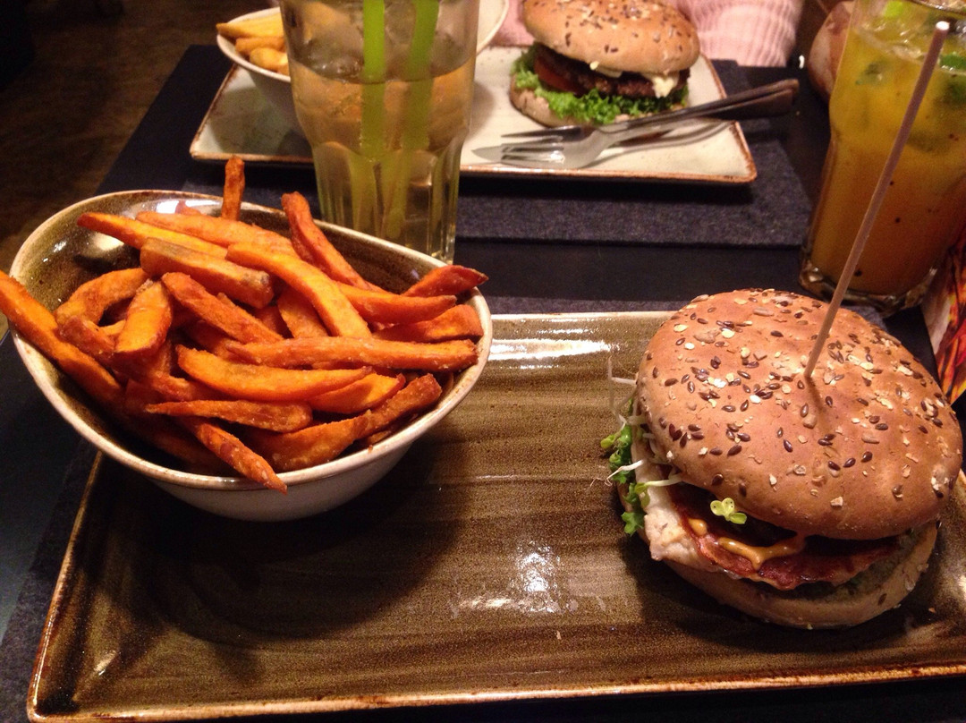 HANS IM GLUECK Burgergrill & Bar