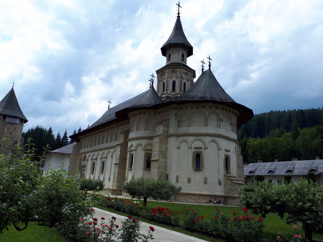 Putna Monastery景点图片