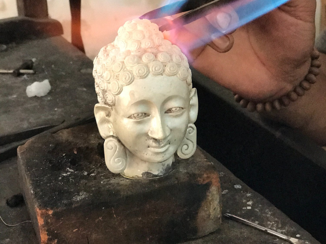 Dewi Sitha Jewelry-苏卡瓦堤必去景点