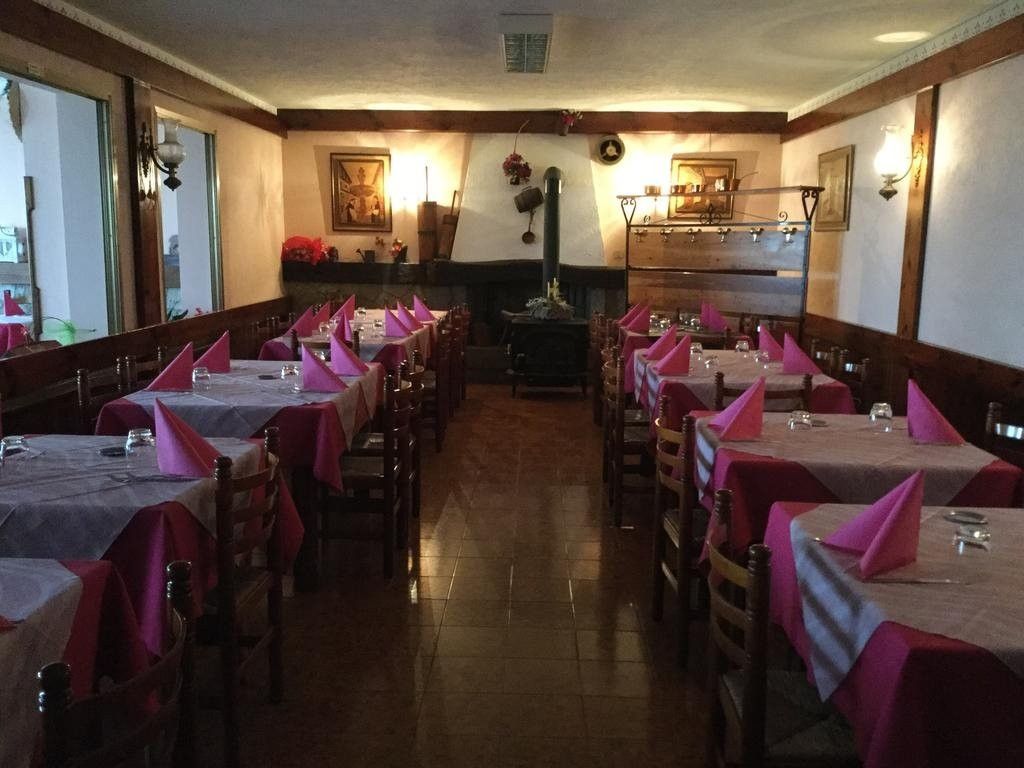 Ovaro酒店住宿-Albergo Ristorante Garden
