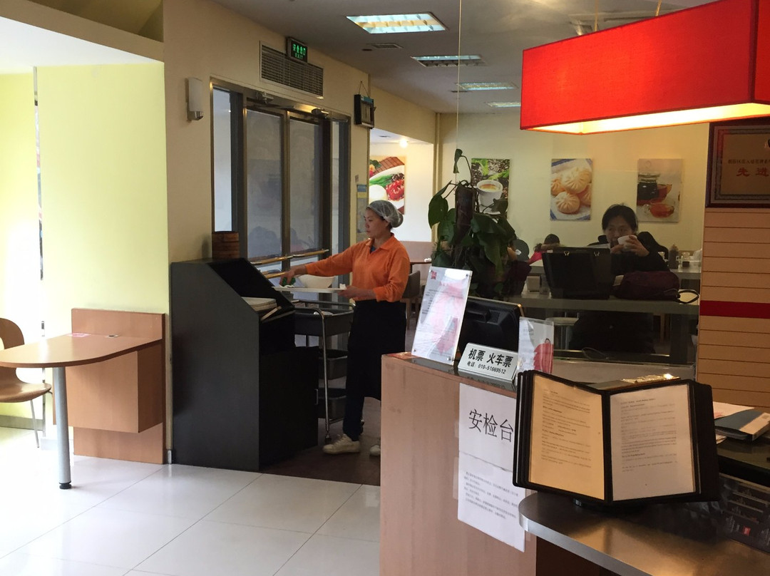 宜必思酒店(北京三里屯呼家楼地铁站店）主图