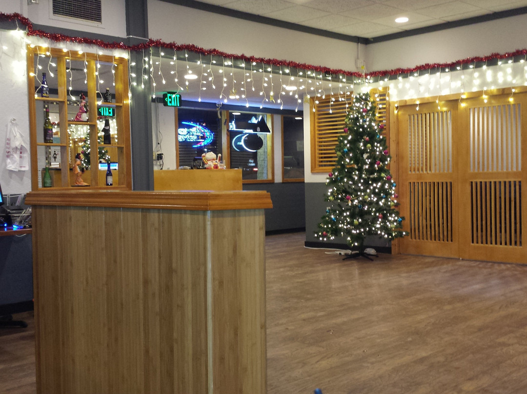 Momiji Sushi & Hibatchi