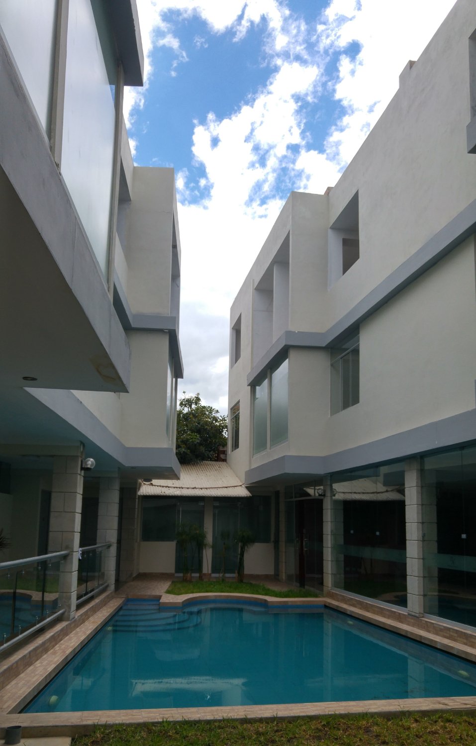 Perolitos Hotel-泳池