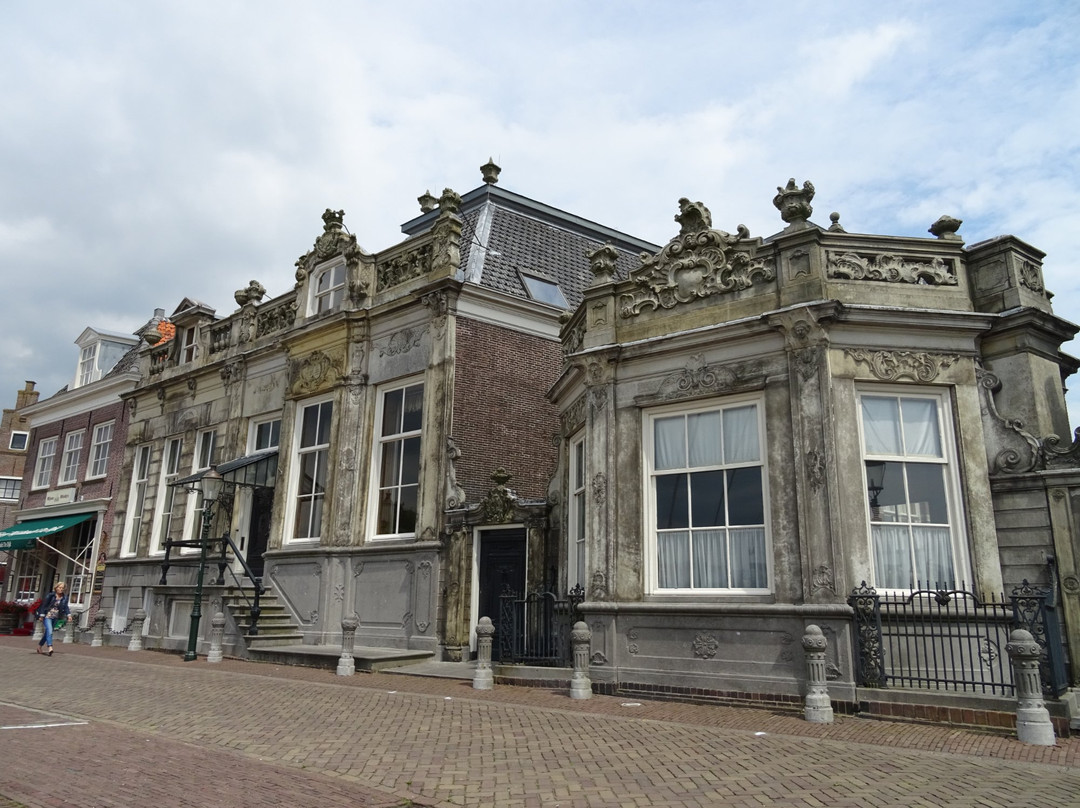 Rijksmonument Snouck van Loosenhuis uit 1742-恩克赫伊曾必去景点