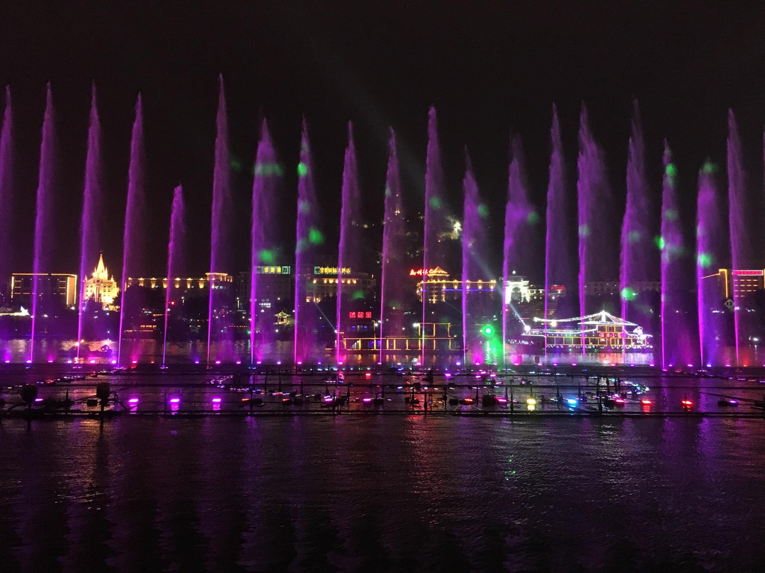 驾鹤商业街-柳州市必去景点