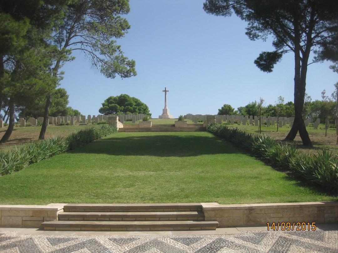 Agira Canadian War Cemetery-Agira必去景点